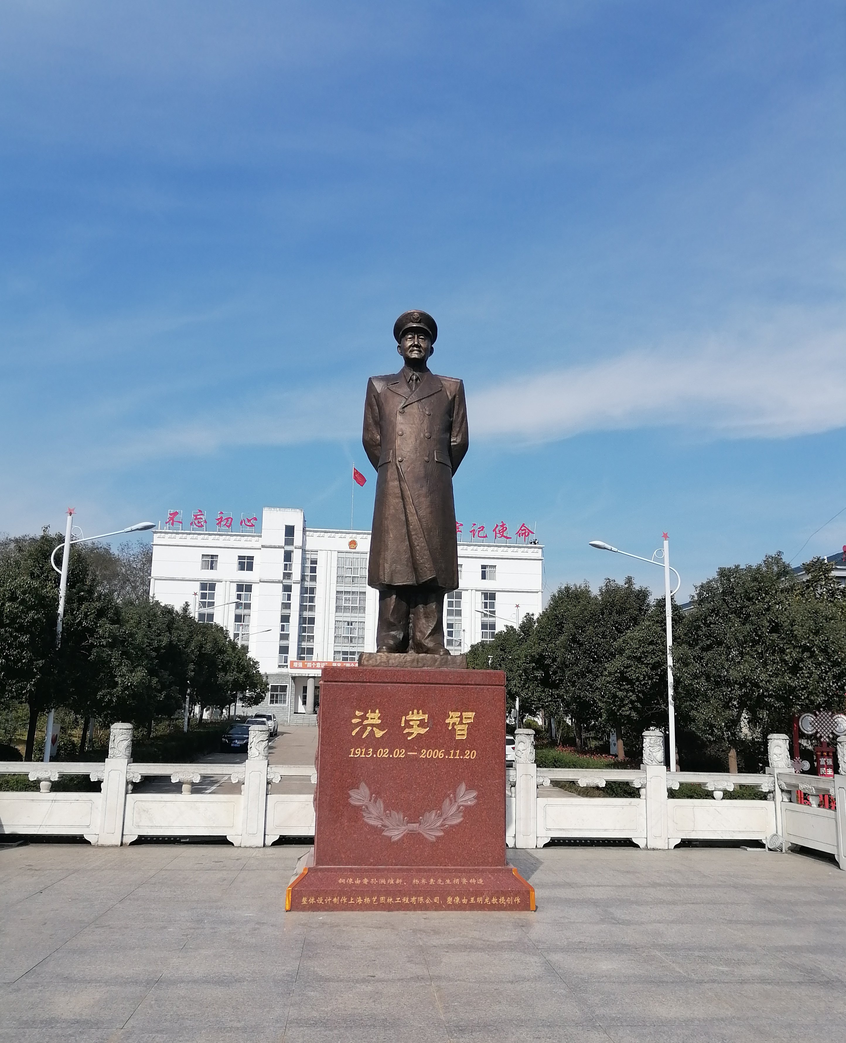 墓园铜韵，不朽的人文记忆