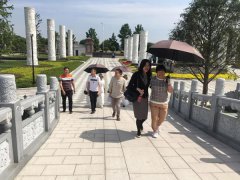 李清陪同绥阳县温泉镇党政领导来访