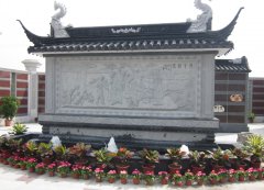 《妙手回春》浮雕墙：医术传承与工艺匠心的立体诠释